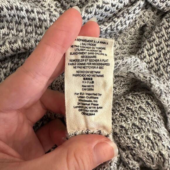 Free People Timber Knit Cowl Neck Tank Top Women’s Medium Black White Sleeveless - Picture 7 of 7